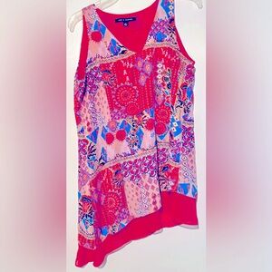 Zac & Rachel Asymmetrical top/tunic.